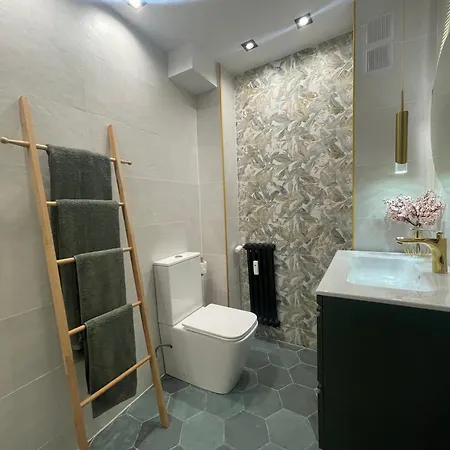 Céntrico Santa Ana León